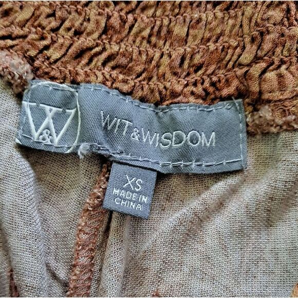 Women's Smocked Waist Shorts Tuscan Shadow XSmall - Picture 3 of 6